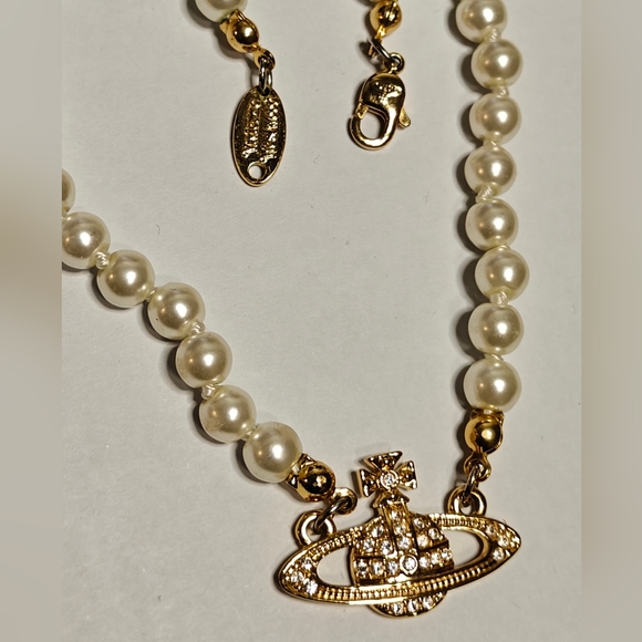 Vivienne Westwood Orb Pearl Necklace - Picture 8 of 9